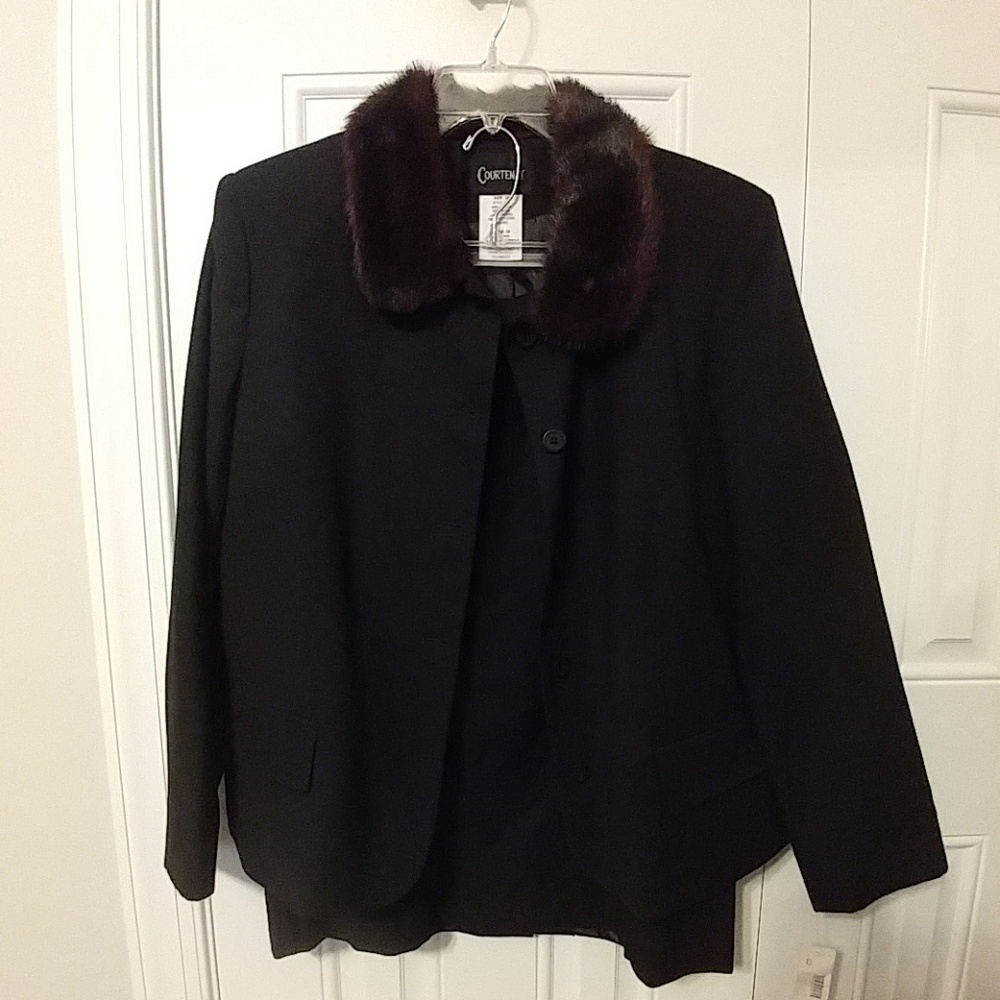 Black wool 2 piece suit w faux fur collar, skirt